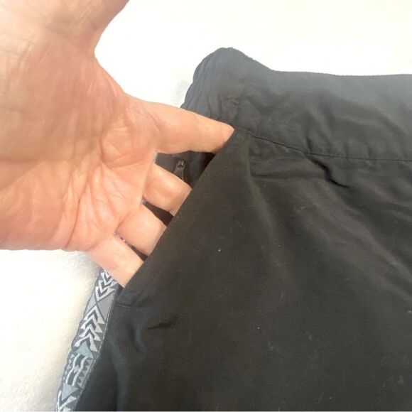 THE NORTH FACE ICONIC RAGE COLLECTION W ‘92 SHORTS - Picture 4 of 10